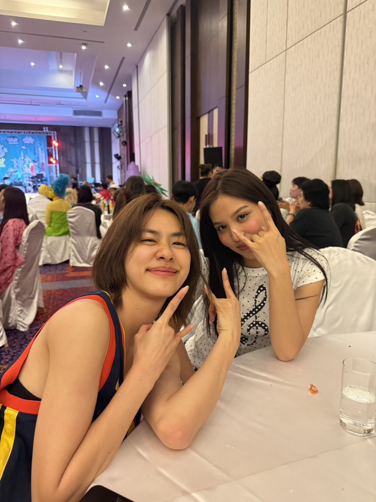 niqhtcu's tweet photo. เอ็มออนิวรักปู้เป้                    กระติ๊บรักโซเฟีย https://t.co/N4tkM6TigR