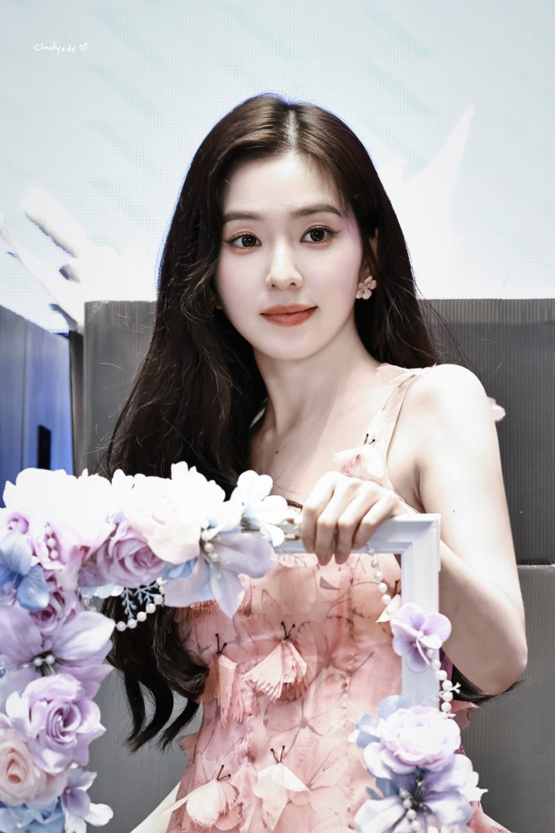 cloudyede's tweet photo. 260711 상하이 팬싸 
🌸

#IRENE #아이린 #RedVelvet #레드벨벳 https://t.co/MbGo4K03tV