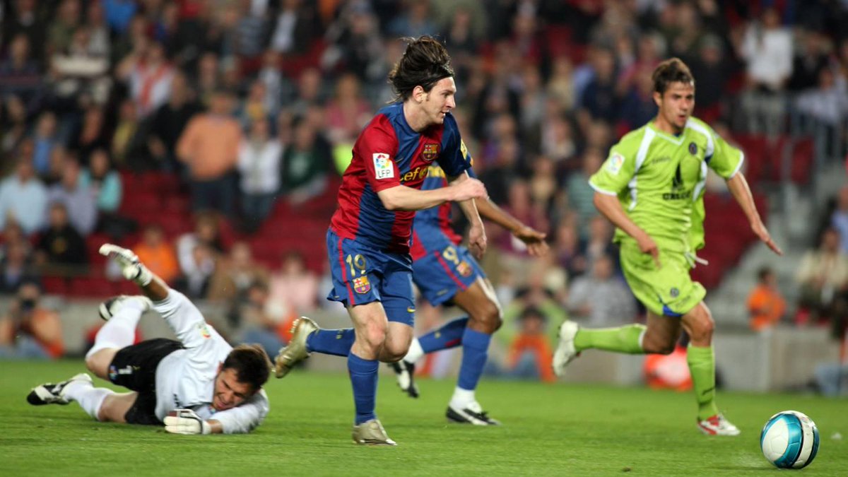 sozirv's tweet photo. The fact that 19 years old Messi repeated Maradona's two most iconic goals ever should be talked about more https://t.co/w2alQ3r6ZV