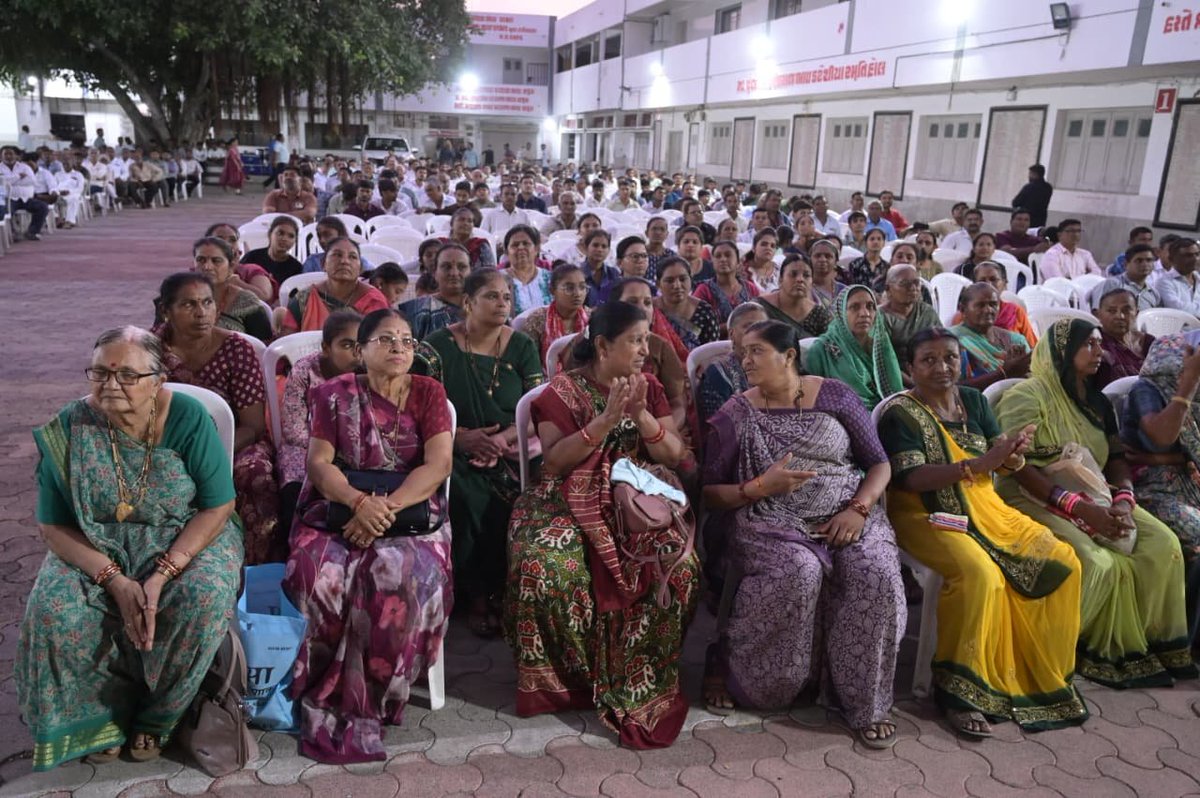 jitendrabhaimp's tweet photo. આ સ્નેહ, સન્માન અને શુભેચ્છાઓ બદલ સમસ્ત સતવારા સમાજ - જામનગરનો હૃદયપૂર્વક આભાર. આપ સૌનો આ વિશ્વાસ અને આશીર્વાદ મને સતત રાષ્ટ્રસેવા અને જનકલ્યાણના કાર્યમાં વધુ સમર્પિત રહેવા પ્રેરણા આપશે. https://t.co/MBRYyJX4T6