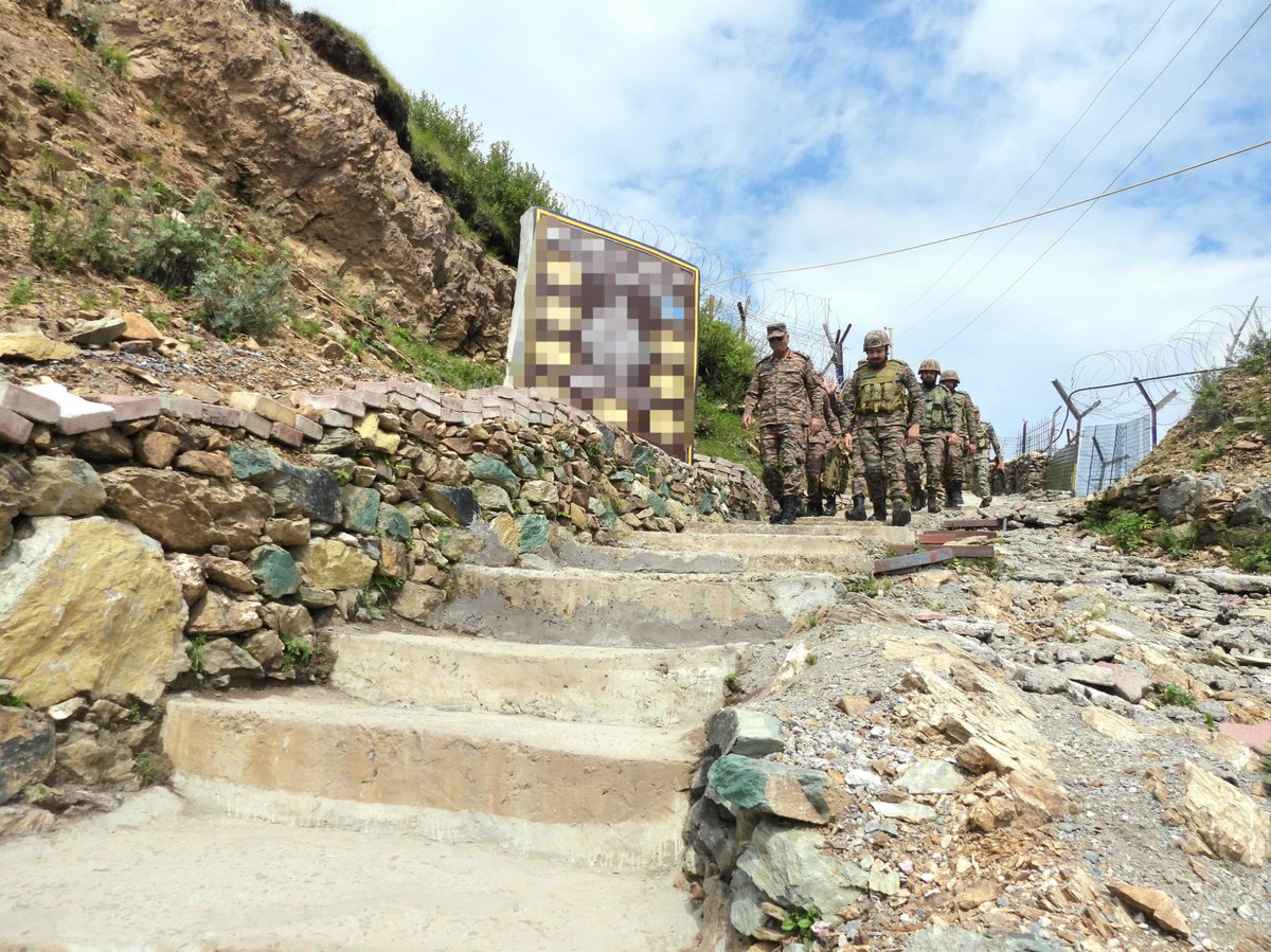 prodefencejammu's tweet photo. #WhiteKnightCorps | #OperationalReadiness 

#GOC @Whiteknight_IA visited operational locations of #AceOfSpadesDivision and #CIFRomeo to review the 𝗽𝗿𝗲𝘃𝗮𝗶𝗹𝗶𝗻𝗴 𝘀𝗲𝗰𝘂𝗿𝗶𝘁𝘆 𝘀𝗶𝘁𝘂𝗮𝘁𝗶𝗼𝗻 and 𝗼𝗽𝗲𝗿𝗮𝘁𝗶𝗼𝗻𝗮𝗹 𝗽𝗿𝗲𝗽𝗮𝗿𝗲𝗱𝗻𝗲𝘀𝘀. He commended all ranks for their 𝗶𝗻𝗱𝗼𝗺𝗶𝘁𝗮𝗯𝗹𝗲 𝘃𝗶𝗴𝗶𝗹𝗮𝗻𝗰𝗲, 𝗼𝗽𝗲𝗿𝗮𝘁𝗶𝗼𝗻𝗮𝗹 𝗲𝘅𝗰𝗲𝗹𝗹𝗲𝗻𝗰𝗲 and 𝘀𝘂𝘀𝘁𝗮𝗶𝗻𝗲𝗱 𝗰𝗼𝗺𝗺𝗶𝘁𝗺𝗲𝗻𝘁 towards maintaining a 𝘀𝗲𝗰𝘂𝗿𝗲 𝗮𝗻𝗱 𝘀𝘁𝗮𝗯𝗹𝗲 𝗲𝗻𝘃𝗶𝗿𝗼𝗻𝗺𝗲𝗻𝘁. Interacting with troops deployed, the #CorpsCommander appreciated their 𝗵𝗶𝗴𝗵 𝗺𝗼𝗿𝗮𝗹𝗲 and 𝗽𝗿𝗼𝗳𝗲𝘀𝘀𝗶𝗼𝗻𝗮𝗹𝗶𝘀𝗺. He was briefed on 𝗼𝗽𝗲𝗿𝗮𝘁𝗶𝗼𝗻𝗮𝗹 𝗽𝗿𝗲𝗽𝗮𝗿𝗲𝗱𝗻𝗲𝘀𝘀, 𝗰𝗮𝗽𝗮𝗯𝗶𝗹𝗶𝘁𝘆 𝗲𝗻𝗵𝗮𝗻𝗰𝗲𝗺𝗲𝗻𝘁, 𝘀𝘂𝗿𝘃𝗲𝗶𝗹𝗹𝗮𝗻𝗰𝗲 𝘀𝘆𝘀𝘁𝗲𝗺𝘀, 𝗽𝗿𝗲𝗰𝗶𝘀𝗶𝗼𝗻 𝘀𝘁𝗿𝗶𝗸𝗲 𝗰𝗮𝗽𝗮𝗯𝗶𝗹𝗶𝘁𝗶𝗲𝘀 and initiatives to strengthen 𝗿𝗲𝗮𝗱𝗶𝗻𝗲𝘀𝘀 𝗳𝗼𝗿 𝗳𝘂𝘁𝘂𝗿𝗲 𝘄𝗮𝗿𝗳𝗮𝗿𝗲.

𝗗𝗲𝘁𝗲𝗿𝗿𝗲𝗻𝗰𝗲 𝗧𝗵𝗿𝗼𝘂𝗴𝗵 𝗥𝗲𝗮𝗱𝗶𝗻𝗲𝘀𝘀. 𝗩𝗶𝗰𝘁𝗼𝗿𝘆 𝗧𝗵𝗿𝗼𝘂𝗴𝗵 𝗣𝗿𝗲𝗽𝗮𝗿𝗮𝘁𝗶𝗼𝗻.
𝗪𝗲 𝗦𝗲𝗿𝘃𝗲. 𝗪𝗲 𝗣𝗿𝗼𝘁𝗲𝗰𝘁.

@adgpi | @NorthernComd_IA | @SpokespersonMoD 
@ANI