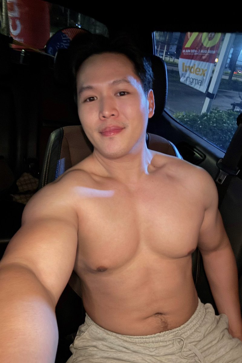 borrbigg's tweet photo. ในรถนี่เรียกเอาดอป่ะ🚘 https://t.co/zuvaQJ9Snl