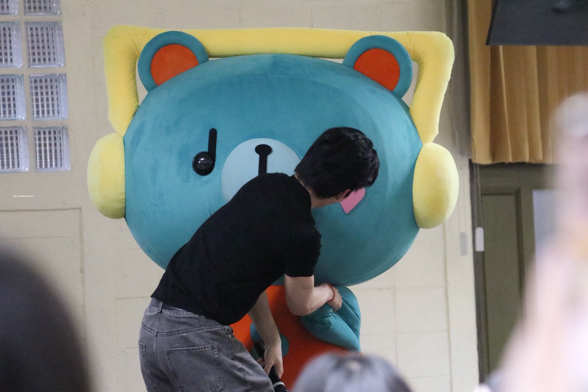 22isTwentyTwo's tweet photo. ท่านปอนด์รักพี่เพิ่มมากกกกกกกก
PEACH AND ME LIVE
@ppnaravit @permpoon_GMMTV
#ppnaravit #PERMPPON
#PeachAndMeSeriesLive https://t.co/V77L2OowIT