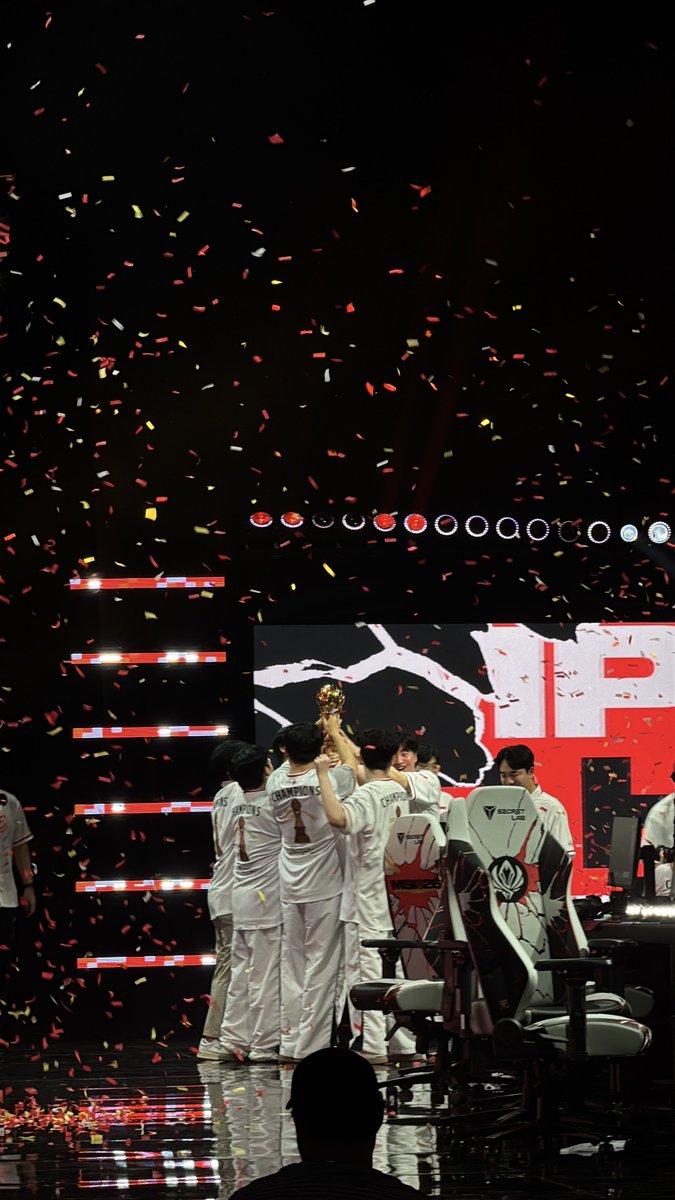 ad02rable's tweet photo. #HLE_MSI_우승 #대전의왕_HLE #한화생명_우승

한국���서 열리는 2026 MSI 
너~~무너무 재미있었고 행복했습니다 .. 
우승하는 그 순간을 바로 앞에서 보다니 !! 
제 인생 가장 행복한 한달이었어요 ,, 
소중한 추억 만들어준 한화생명 고맙습니다 🧡

한화생명 msi 우승했따아아 🥺🏆🧡 https://t.co/vR2Xj54DTT