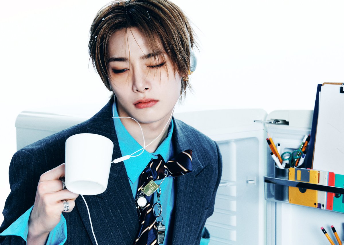 Stray_Kids's tweet photo. Stray Kids(스트레이 키즈) "THIS &amp; THAT"
TEASER IMAGES☕

#아이엔 #I_N

2026.08.07 FRI 1PM (KST) | 0AM (ET) 

🚚PRE-SAVE &amp; PRE-ORDER "THIS &amp; THAT" NOW!
https://t.co/B7GNfo6PGY

#StrayKids #스트레이키즈
#THIS_AND_THAT
#StrayKidsComeback
#YouMakeStrayKidsStay https://t.co/PoKwWLyEUJ