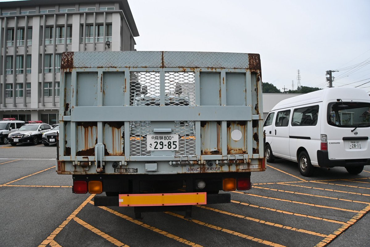 GIFUPOLICE11089's tweet photo. 岐阜県警察高山警察署
ファイター積載車

元々飛騨警察署で管理されておりましたが、今は高山警察署が管理中！！
サイレンアンプは大阪サイレンでしっかり緊急走行対応車です！
長く活躍して欲しい車両の一台です！ https://t.co/jb2iUOxmuD