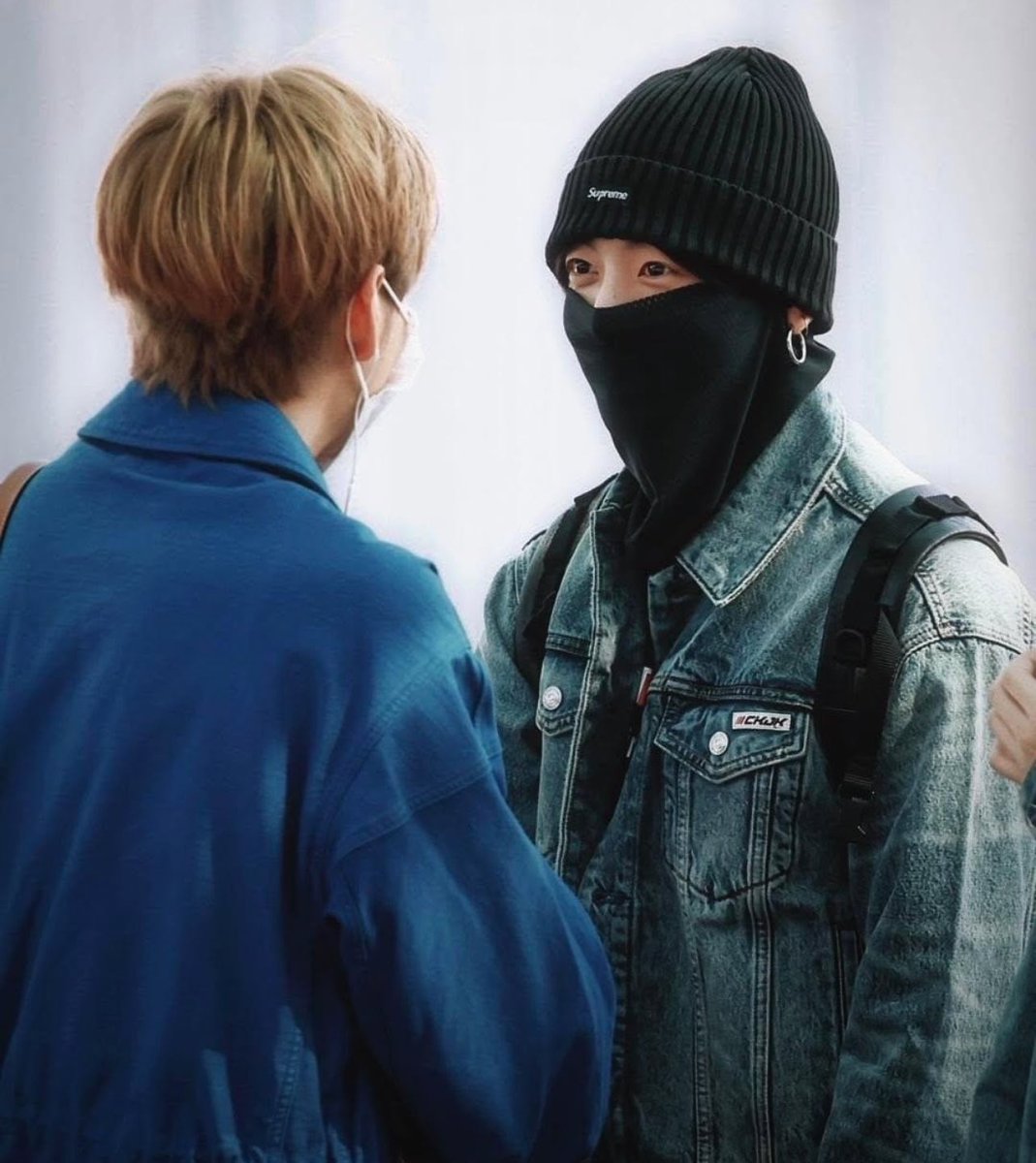 vkfvr's tweet photo. Taekook were sitting side by side during the flight to madrid while the other members were seated further away from them 😭 and at the airport they were holding hands, gazing at each other and sharing the same pair of headphones https://t.co/uJWtGE8Dcr