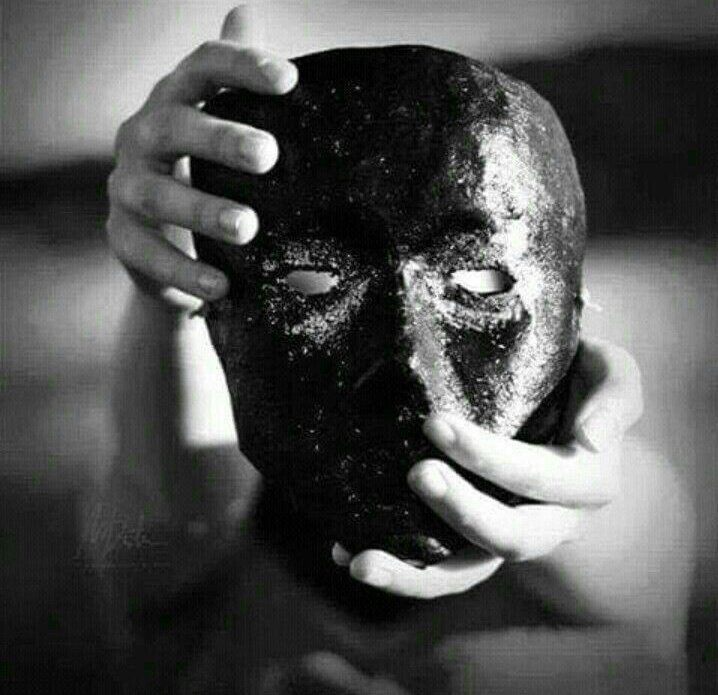 _BazamESukhan's tweet photo. सब वक़्त की बात है 
कल जो रंग था, आज दाग़ है!! https://t.co/ymXDp6Ijaj