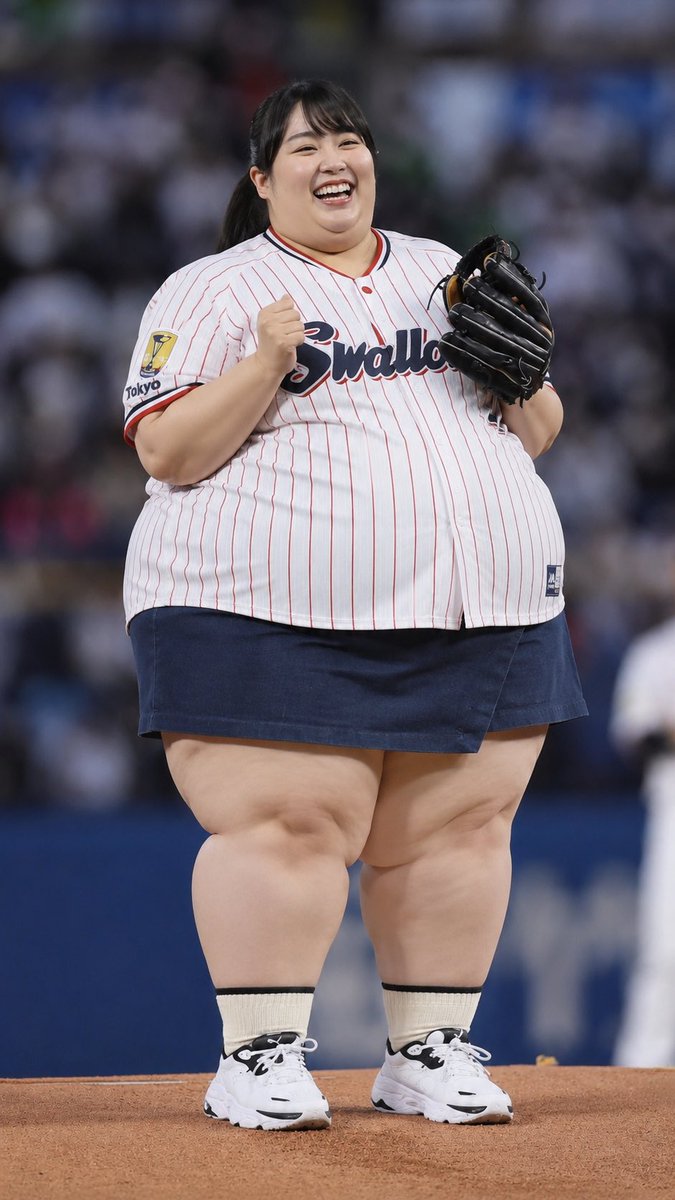 tansi0046's tweet photo. パンパンに激太りしたおデブちゃん達がブルンブルン贅肉を揺らしながらスポーツをしてる姿が見てみたい♡ ダラダラと汗をかきながら息を切らしてるなんて…♡ https://t.co/LVA8nWqeep