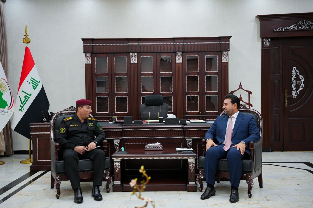 MediaEngdbs's tweet photo. محافظ الأنبار يستقبل الوكيل الفني والإداري لرئيس جهاز مكافحة الإرهاب

استقبل محافظ الأنبار المهندس عمر مشعان دبوس، الوكيل الفني والإداري لرئيس جهاز مكافحة الإرهاب الفريق يوسف هاشم، وعدداً من ضباط الجهاز، في مقر ديوان المحافظة بمدينة الرمادي.

وجرى خلال اللقاء بحث الواقع الأمني في المحافظة، ومتابعة احتياجات قطعات جهاز مكافحة الإرهاب العاملة في الأنبار، ولا سيما الجوانب اللوجستية ومتطلبات تطوير البنى التحتية لمقار القطعات والأفواج، بما يسهم في تعزيز جاهزيتها ورفع كفاءتها العملياتية.

وأكد السيد المحافظ حرص الحكومة المحلية على دعم الأجهزة الأمنية وتمكينها من أداء مهامها على أكمل وجه، مشيداً بالدور الوطني الكبير الذي اضطلع به جهاز مكافحة الإرهاب في تحرير مدن الأنبار من عصابات داعش الإرهابية، وما قدمه منتسبوه من تضحيات وبطولات، فضلاً عن المهنية العالية التي يتميز بها الجهاز في تنفيذ واجباته.

المكتب الإعلامي لمحافظ الأنبار
الاثنين 13 تموز 2026