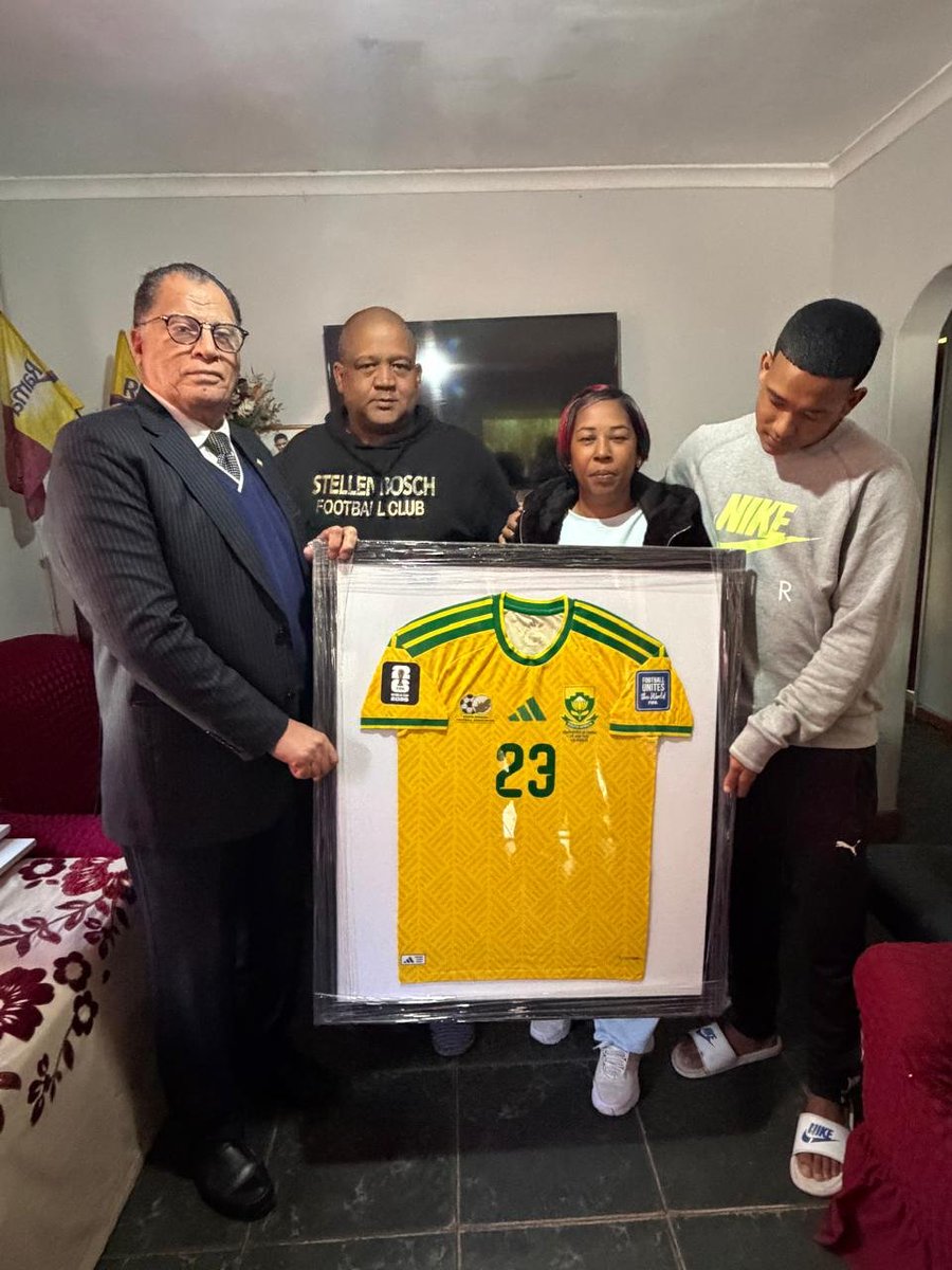 duke_robin's tweet photo. SAFA president Danny Jordaan has met with Jayden Adams' family, following the sad passing of Mamelodi Sundowns midfielder. 

@sportswireza https://t.co/HpOg0tqig7