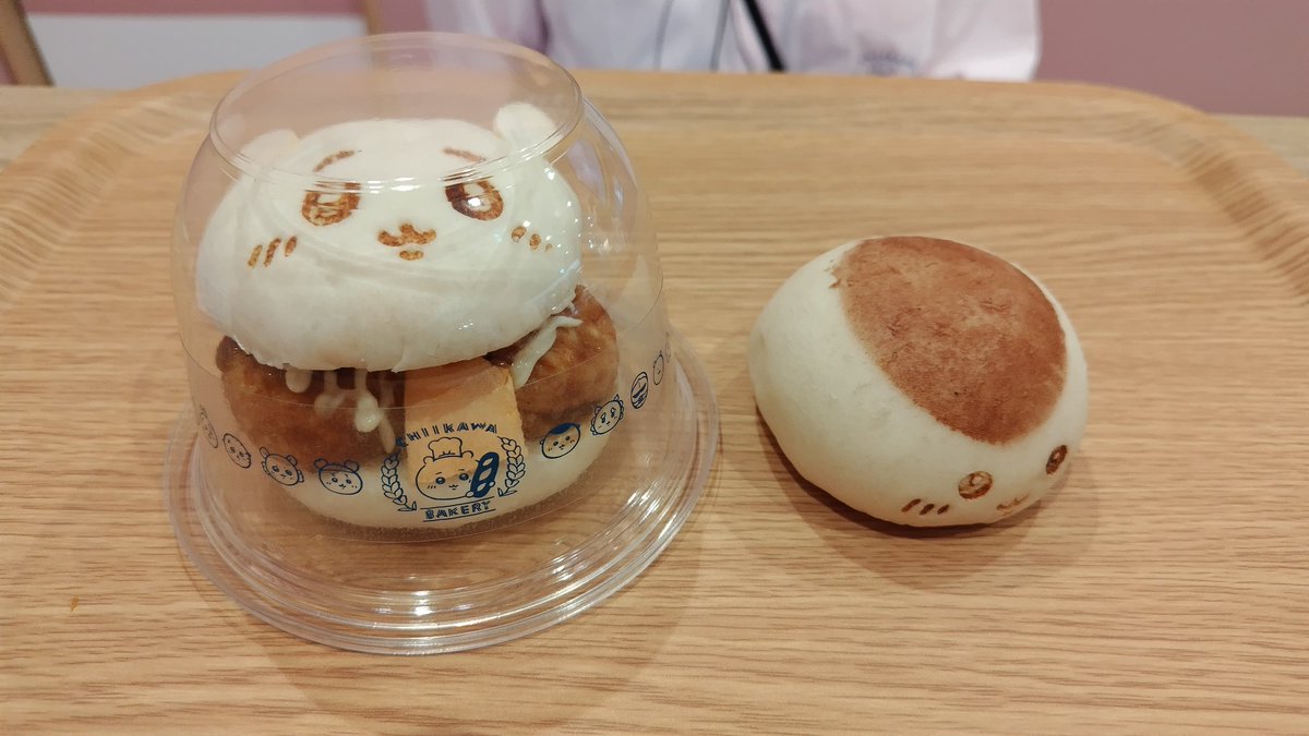 Tinak8917's tweet photo. 大阪のちいかわベーカリー楽しみにしてた。パン買ったらランチボックス販売してるって知らなくて、えっ買いますってなった。えっ嬉しい😄 https://t.co/Rn6VPBK9gw