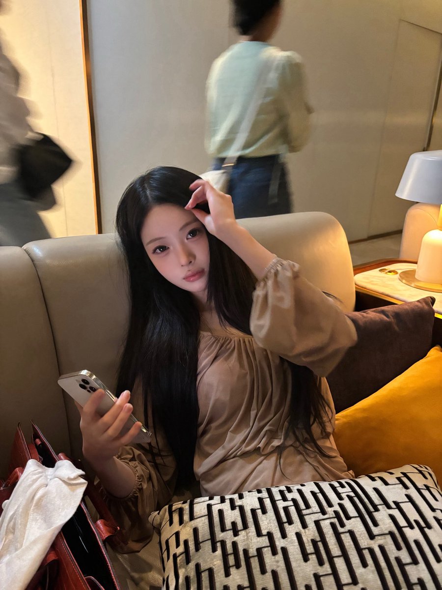 ak22i1's tweet photo. 여자댐. https://t.co/bJnwUWYdpv