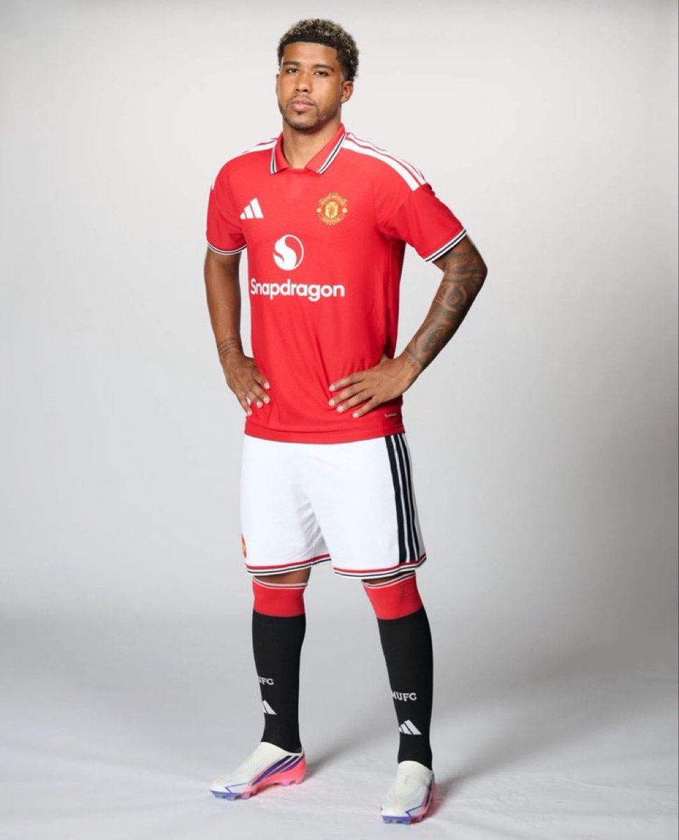 UnitedAsk's tweet photo. Kalo pake Jersey berkerah gantengnya nambah. https://t.co/aZaM4FYDIJ