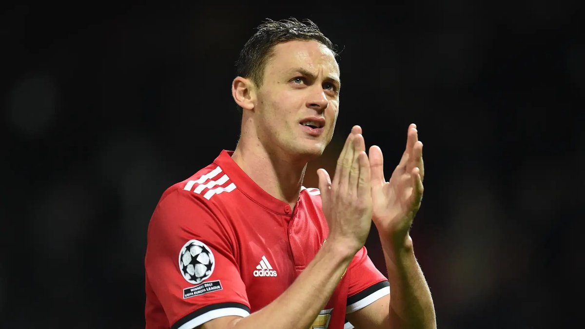 UnitedAsk's tweet photo. Kalo pake Jersey berkerah gantengnya nambah. https://t.co/aZaM4FYDIJ