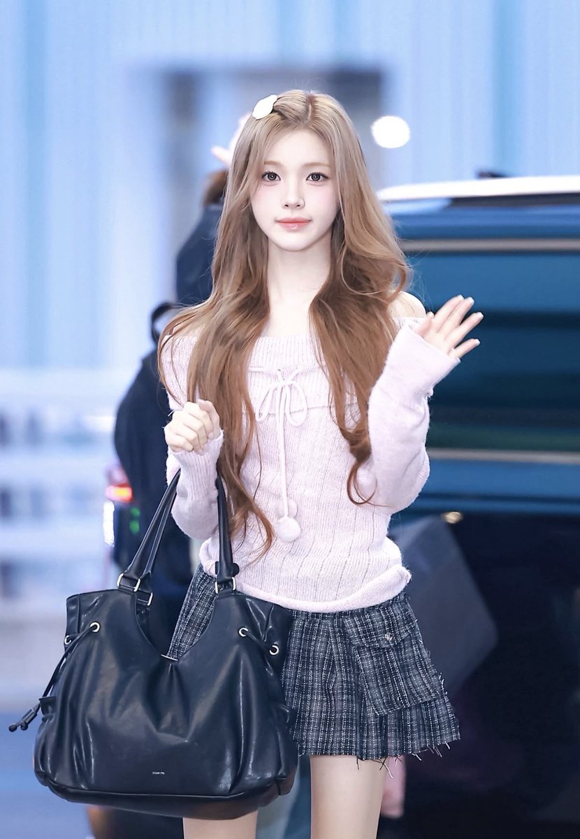 lenomtang's tweet photo. blonde yuha you were iconic https://t.co/aCEB6KS4sr