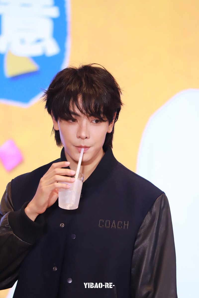 GAOYICINXIN's tweet photo. ดื่มน้ำก็เท่เหมือนกัน🤏🏻

20260712 Shanghai 

#JoongFSLUCKYwithJOONG 
#จุงอาเชน 
#JoongArchen
@ChenRcj https://t.co/4nEzCR5W7x