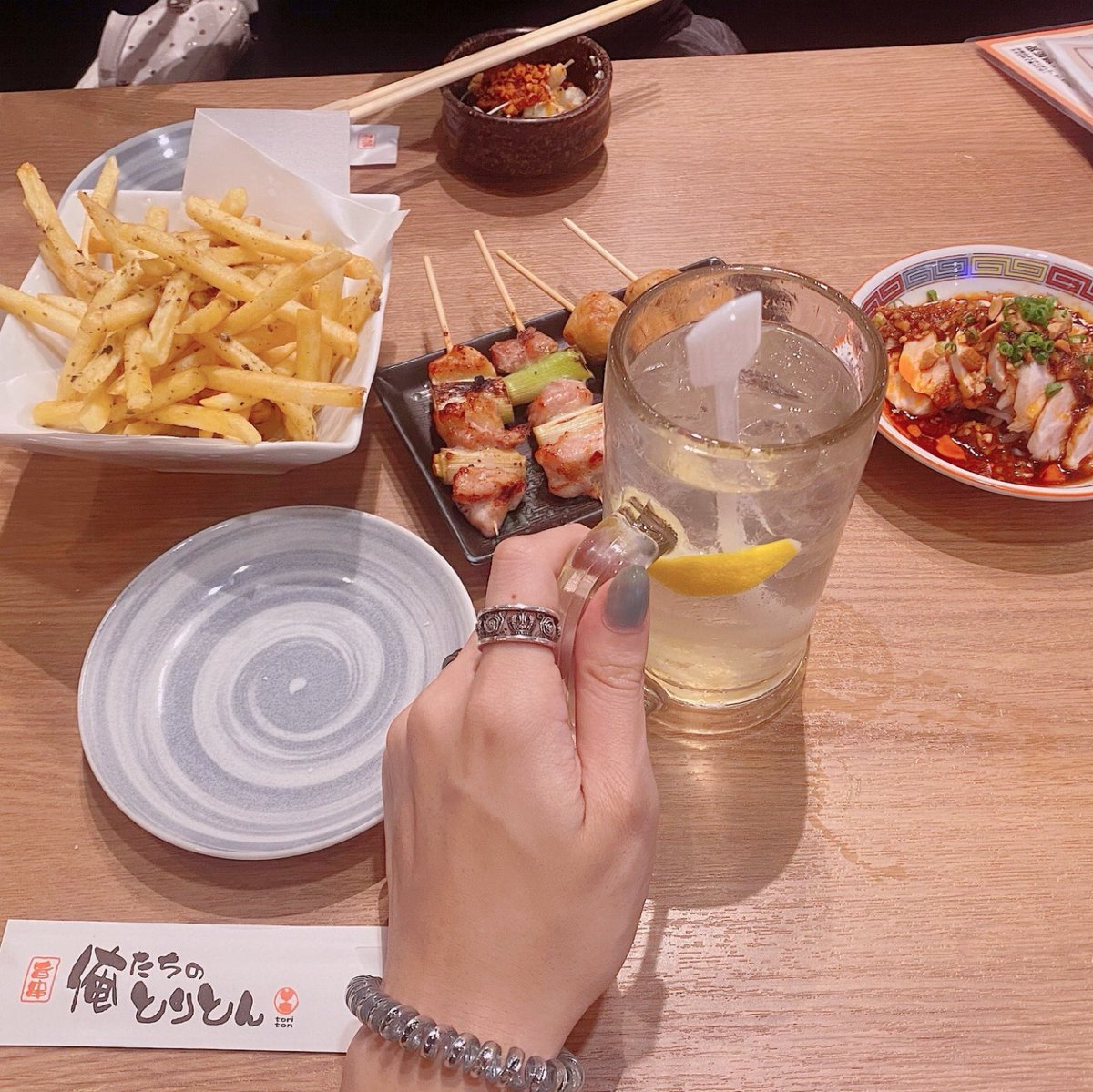 Lu__V24St's tweet photo. 久々にゆあさんとご飯行ってきた🍴✨
いっぱい話せて楽しかった🙌
ハンターとドクスト、一緒に遊んでくれる友達全然いないから、コスプレ予定も立てれてハピ🫶💕 https://t.co/KsusNt8n78