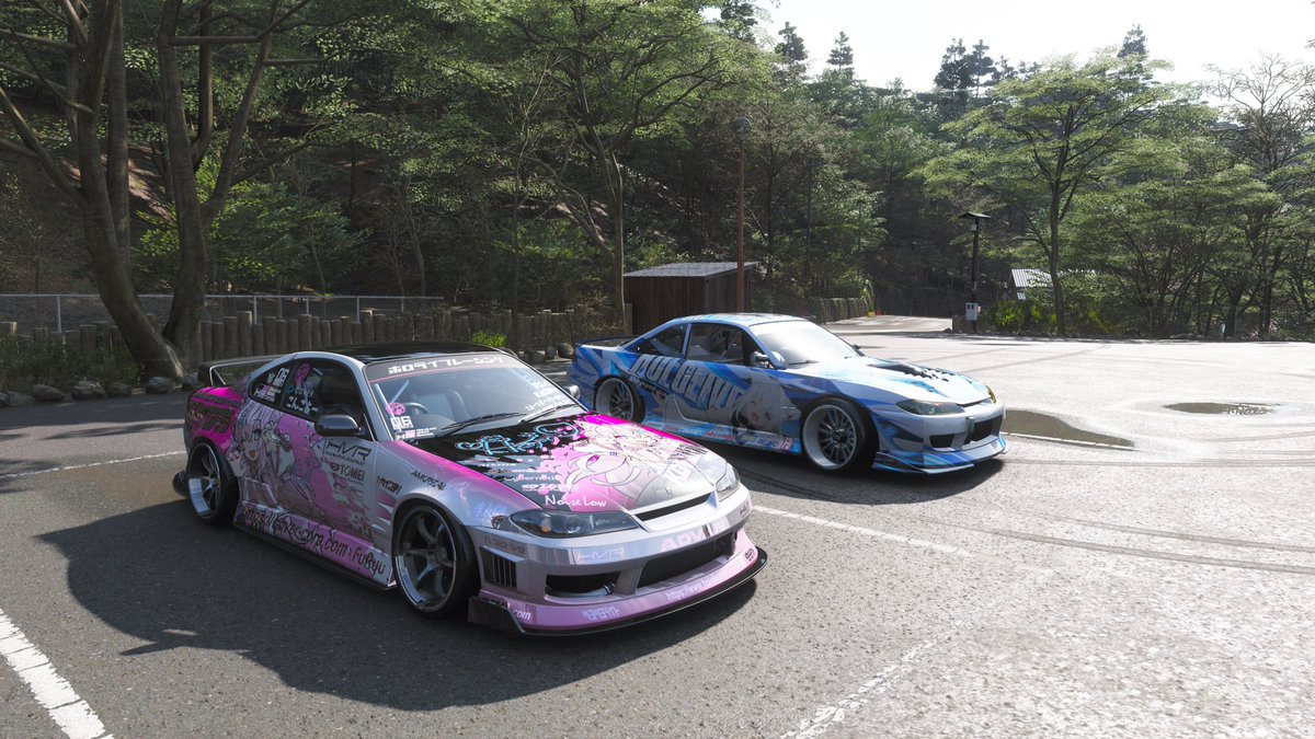 sakura_bcnr33's tweet photo. 共有前にバイナルチェックで山の駐車場でフォトモード起動したりなんやかんやしていたら隣に白上フブキさんの痛車が♪

この後こよりさんのハイパーカーに変えて並べてくれたんだが写真ミスったんだ...ごめんよ😭

#forzahorizon6 https://t.co/c94p3u1Vp7