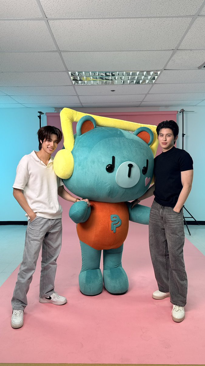 permpoon_GMMTV's tweet photo. วันนิ้พบกับอาจารท่านปอนด์อาจารพ่อพ่อค้าบบบ
#PeachAndMeSeriesLIVE
#PERMPOON https://t.co/bkSSfWGwR5