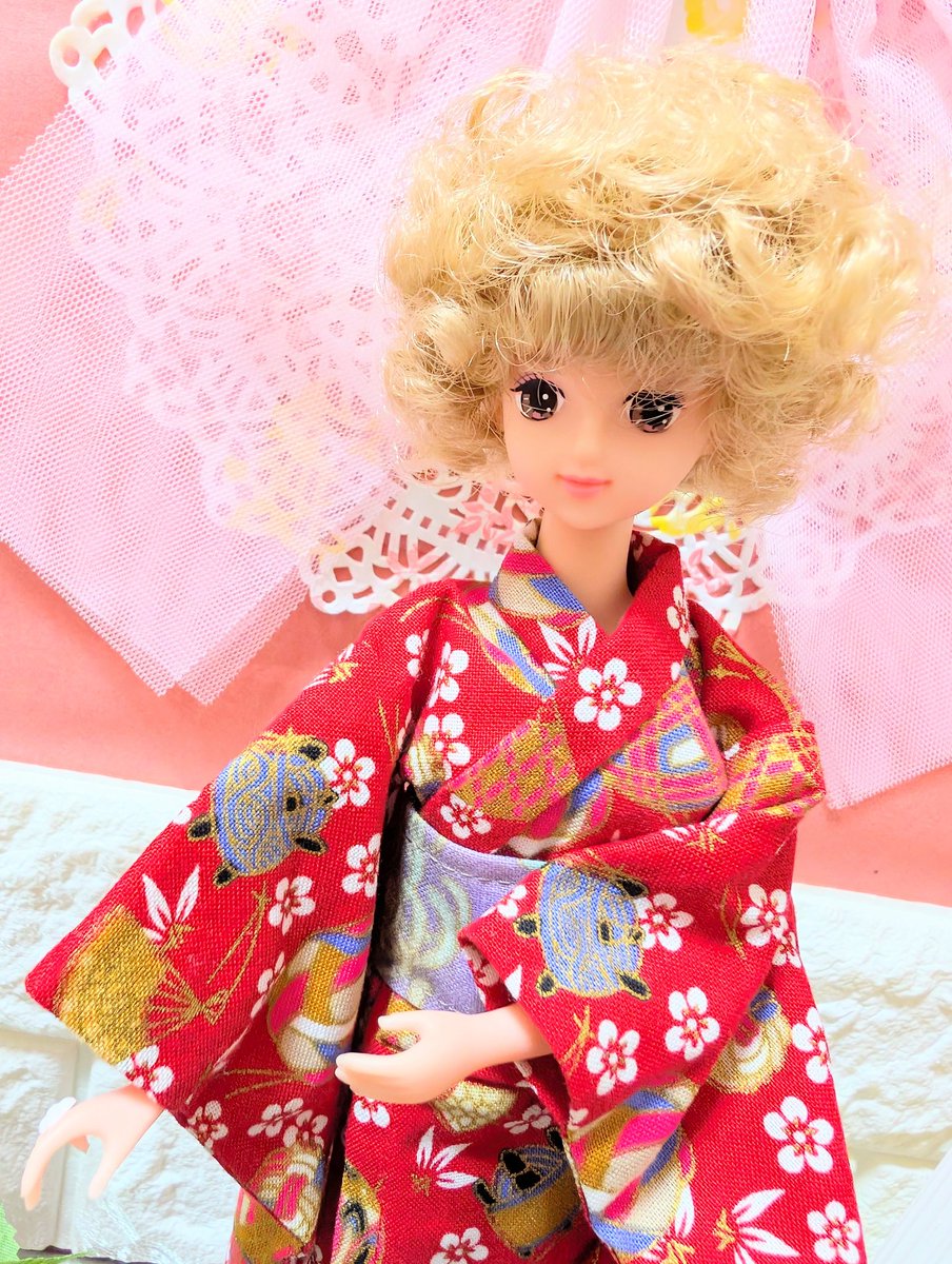 我が家の変わり種お楽しみドールは、ピンク髪のシオンさんとブルー