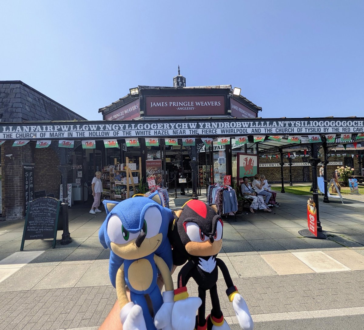ham_sonic's tweet photo. Now that's a name. (I like to visit places from random Wikipedia lore)

(📍Llanfair­pwllgwyngyll­gogery­chwyrn­drobwll­llan­tysilio­gogo­goch, Wales 🏴󠁧󠁢󠁷󠁬󠁳󠁿)
Day 315

#sonictravels #shadowtravels #ソニかつ https://t.co/nEHWNkUpuz