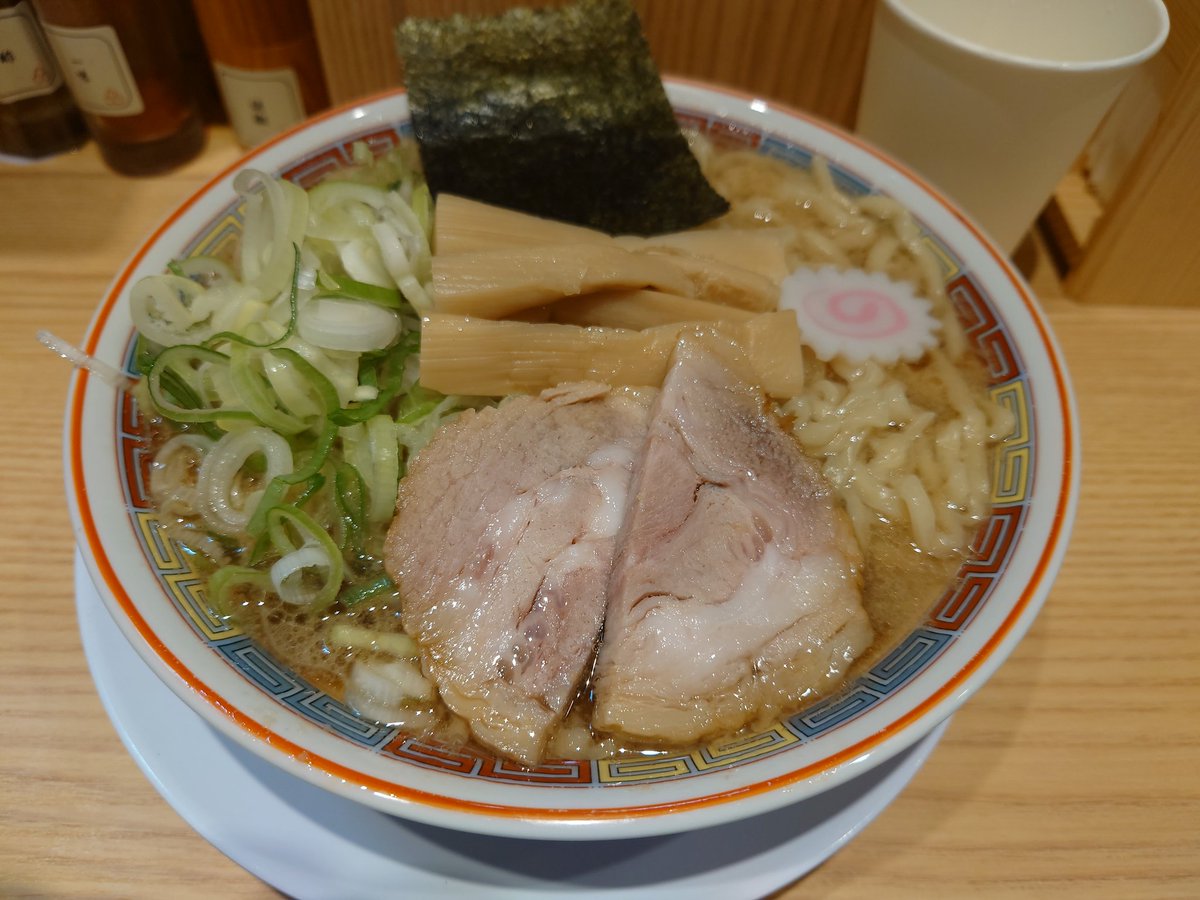 kumakitithe3rd's tweet photo. 今朝は御茶ノ水駅改札内にある六厘舎の姉妹店「九臨」で朝ラー🍜

07:00からやってるので朝食にピッタリ♥

美味しゅうございました🙏 https://t.co/BysS0xkZum