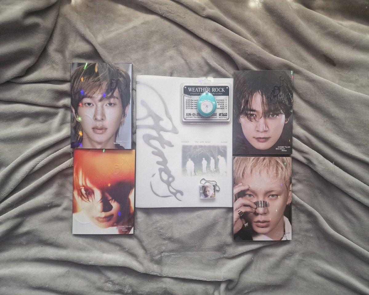 jongkeyaoi's tweet photo. recent hauls 💤 https://t.co/F2p6fezPxq