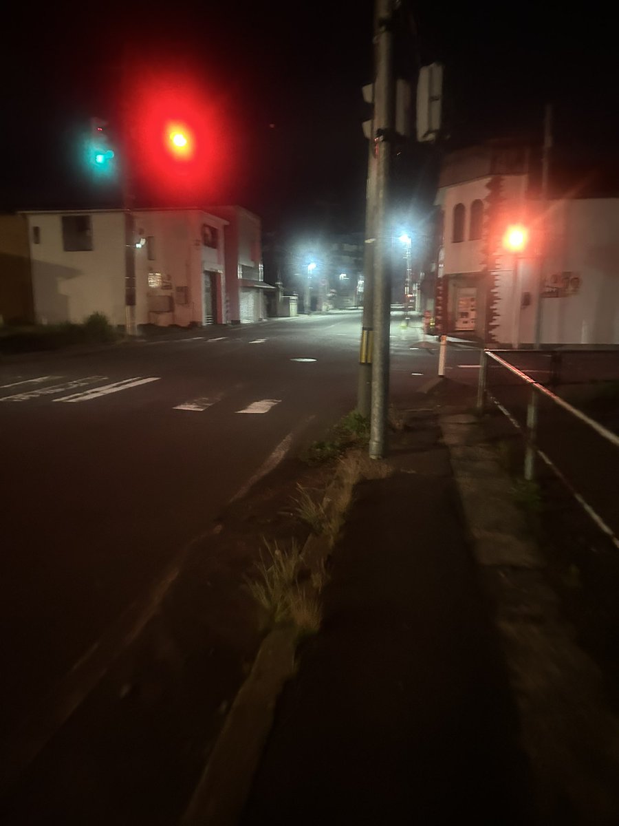 ikepon__'s tweet photo. 秋田は熊が出るから外はあまりで歩かないらしい。
誰も歩いてない。
でも飯買いに🥶 https://t.co/SUamSLW5Gh