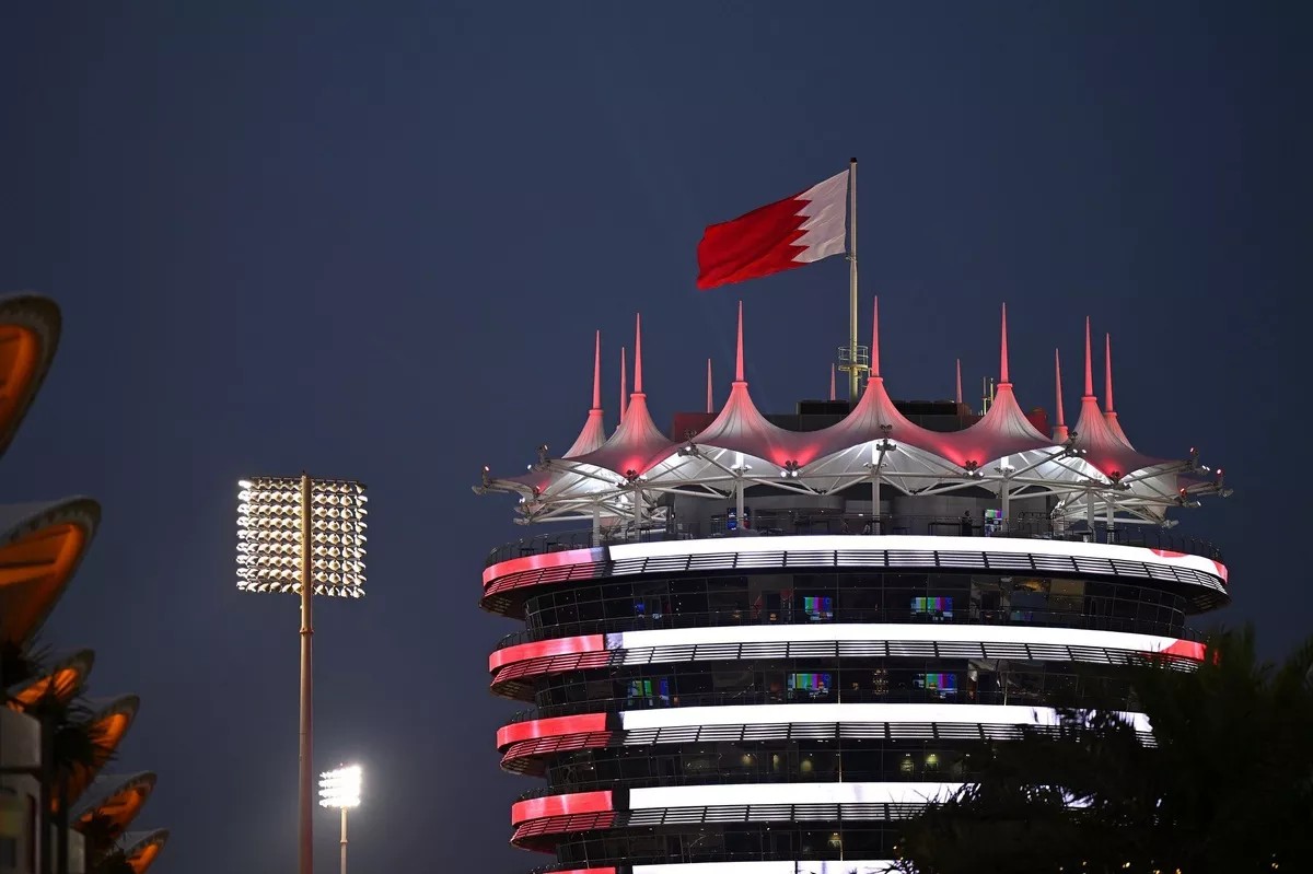Nachez98's tweet photo. 🚨 ÚLTIMA HORA 🚨

🇧🇭 La F1 tenía previsto anunciar el REGRESO del GP de Bahréin este finde en Spa

🗓️ La carrera se iba a celebrar entre Bakú y Singapur

💥 Pero, tras los ataques ayer de Estados Unidos en Irán se ha vuelto a ELIMINAR la carrera del calendario

‼️ Ahora mismo es posible una DOBLE CARRERA en Bakú o Singapur

❌ Una carrera extra en Europa está casi descartado debido a dificultades logísticas de los equipos

👉🏻 Hay incertidumbre sobre lo que ocurrirá con Qatar y Abu Dhabi y se tomará una decisión al respecto antes de la finalización del GP de Zandvoort

📰 Motorsport Italia