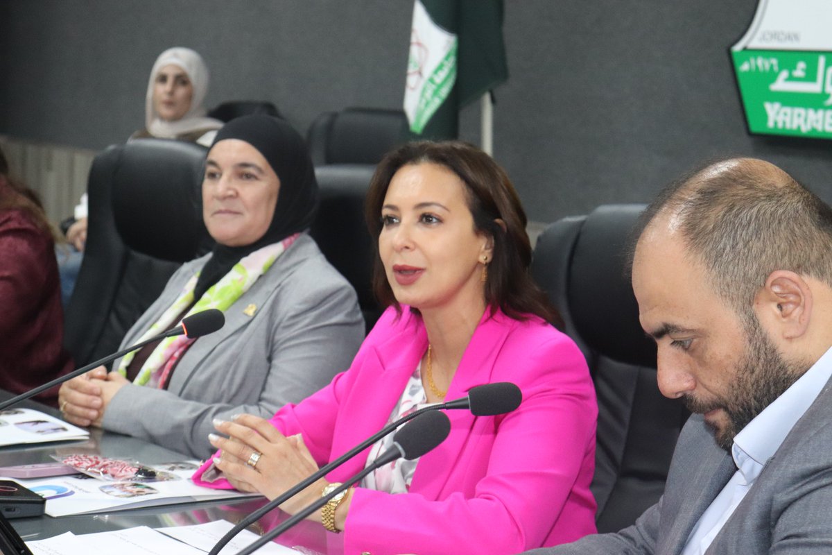TahfeezA's tweet photo. شهدت الجلسة مشاركة ممثلين عن البلديات ومؤسسات المجتمع المدني والقطاع الأكاديمي، إلى جانب قيادات وكفاءات نسائية، حيث ناقش المشاركون واقع تنفيذ الاستراتيجية، وأبرز التحديات والفرص المرتبطة بتعزيز المشاركة الاقتصادية للمرأة ودورها في التنمية.
#تحفيز #تمكين_المرأة #التنمية_المستدامة https://t.co/chcXUbJJGr
