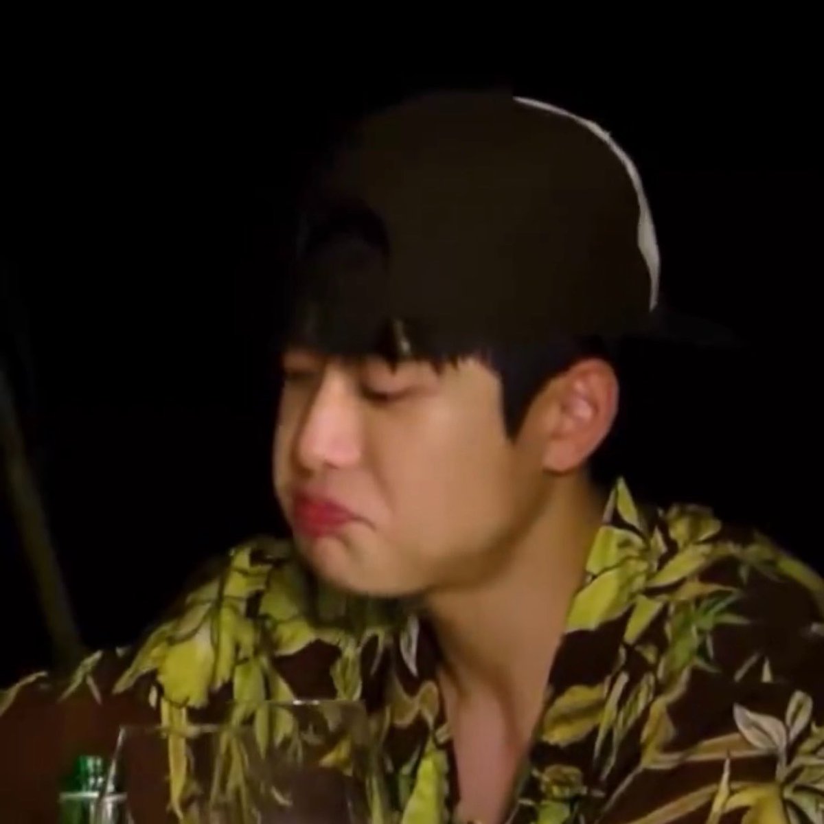letmevalentineu's tweet photo. ชอบแกล้ง https://t.co/l1Py4VKj5s