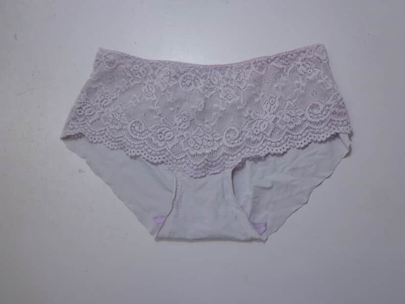 pervert135122's tweet photo. Bạn vừa tắm xong thì tớ vào lấy mặc luôn 
Đêm nằm cứ chảy nước https://t.co/K6LS5PqGuj