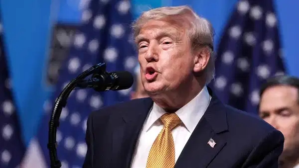 ehaberwebtr's tweet photo. 🌍 Trump'tan Hürmüz Boğazı için dikkat çeken açıklama!

🇺🇸 ABD Başkanı Donald Trump:

🗣️ "Hürmüz Boğazı'nı biz devralıyoruz."
🗣️ "Muhtemelen biz yöneteceğiz."
🗣️ "Boğazın gardiyanı olacağız."

https://t.co/6XGCROtNQk https://t.co/sxPwXFJIhK
