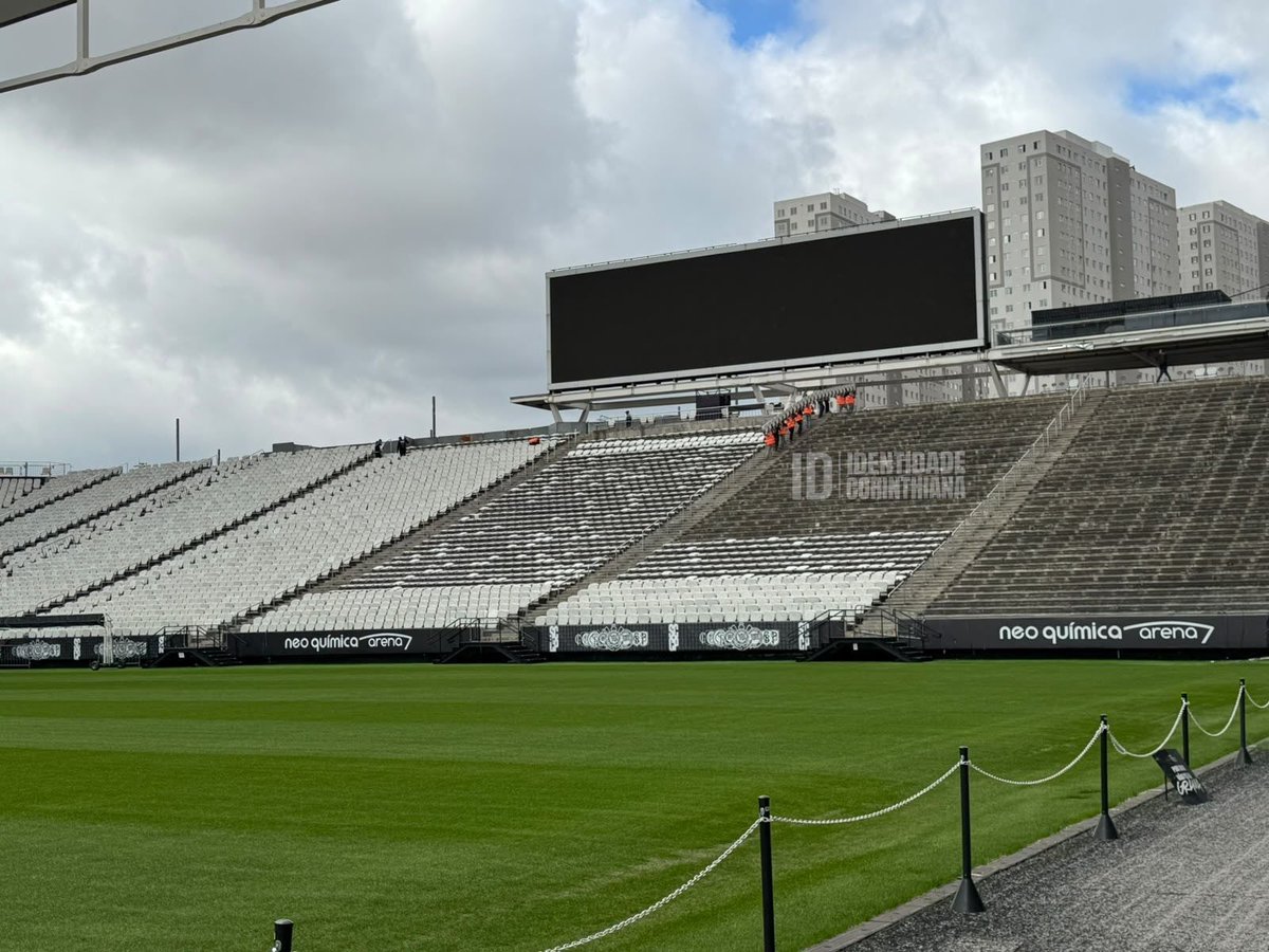 Corintiamo78's tweet photo. Continua....
OBRAS EM ITAQUERA!

A semana começa com os trabalhos na Neo Química Arena para a retirada das cadeiras do Setor Sul 🏗️

📽 @IDCorinthiana /Luís Butti 

#idc #corinthians https://t.co/cT9CaKIffG