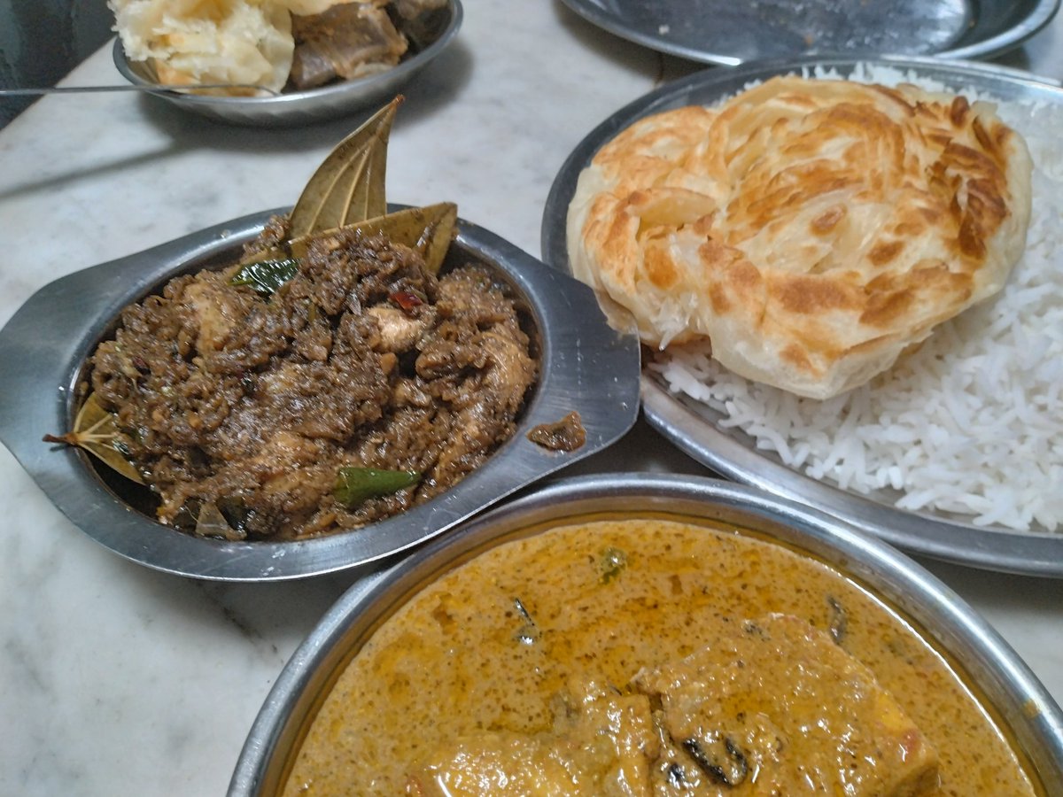 LivingDead24's tweet photo. SunvalleyHotel
Chettinad Mutton Curry(HotelStyle)
Chicken Pepper Fry
Meen Kuzhambu https://t.co/OG9T4Vn1MA