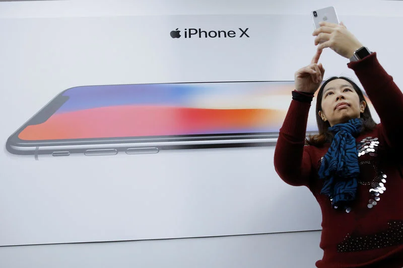 Investingcom's tweet photo. 👀 

APPLE $AAPL STOCK HITS ALL-TIME HIGH AT 318.79 USD https://t.co/1SyGtllILL