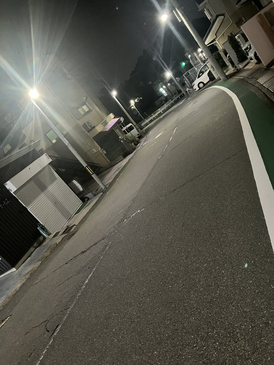 TakeDsOsl's tweet photo. 小学生の頃に歩いた道を、、
酔っ払って、、、
お疲れー 🤣 https://t.co/l6Mt3gUITa