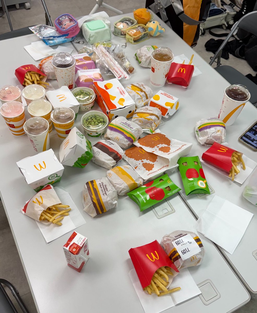 Teba0810's tweet photo. ※cos 📿🍔 #限界まで喰え0712 
めちゃくちゃ食べた 美味しかった😋 https://t.co/1WTbCCtTmo