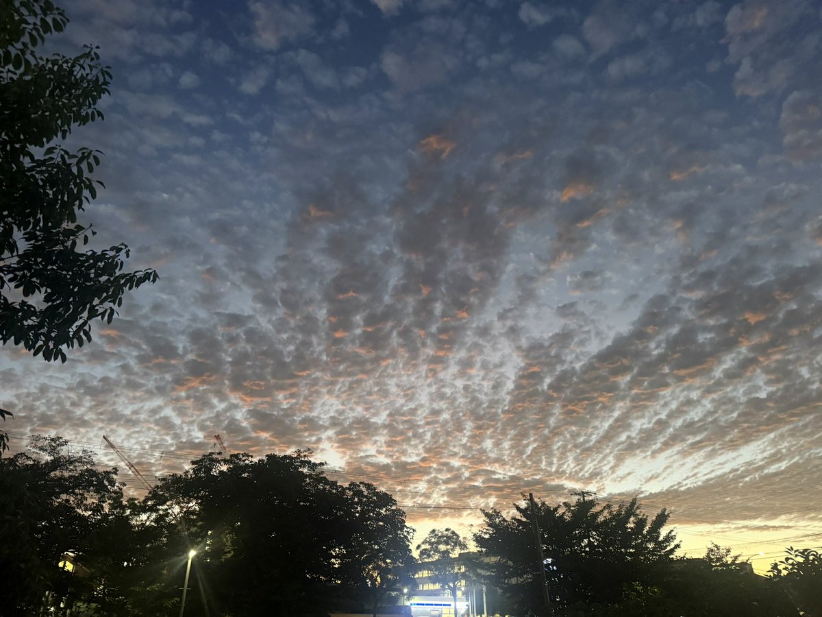yucchan27's tweet photo. 今日の京都の雲何か凄かった😳 https://t.co/4nZzh2qV9e
