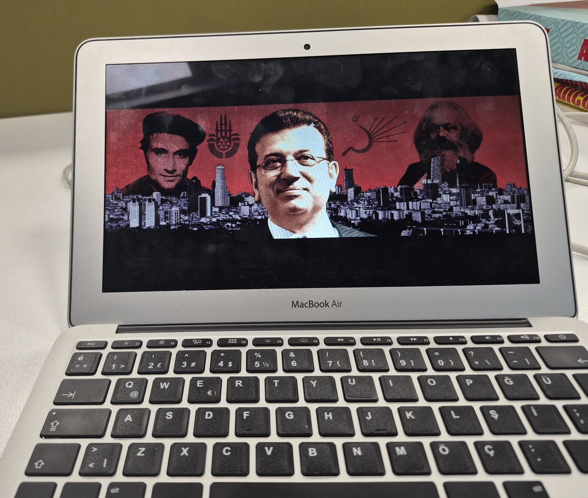 CHPML1923's tweet photo. İBB'de Bir Hayalet Dolaşıyor... https://t.co/CcOhrod4i8
