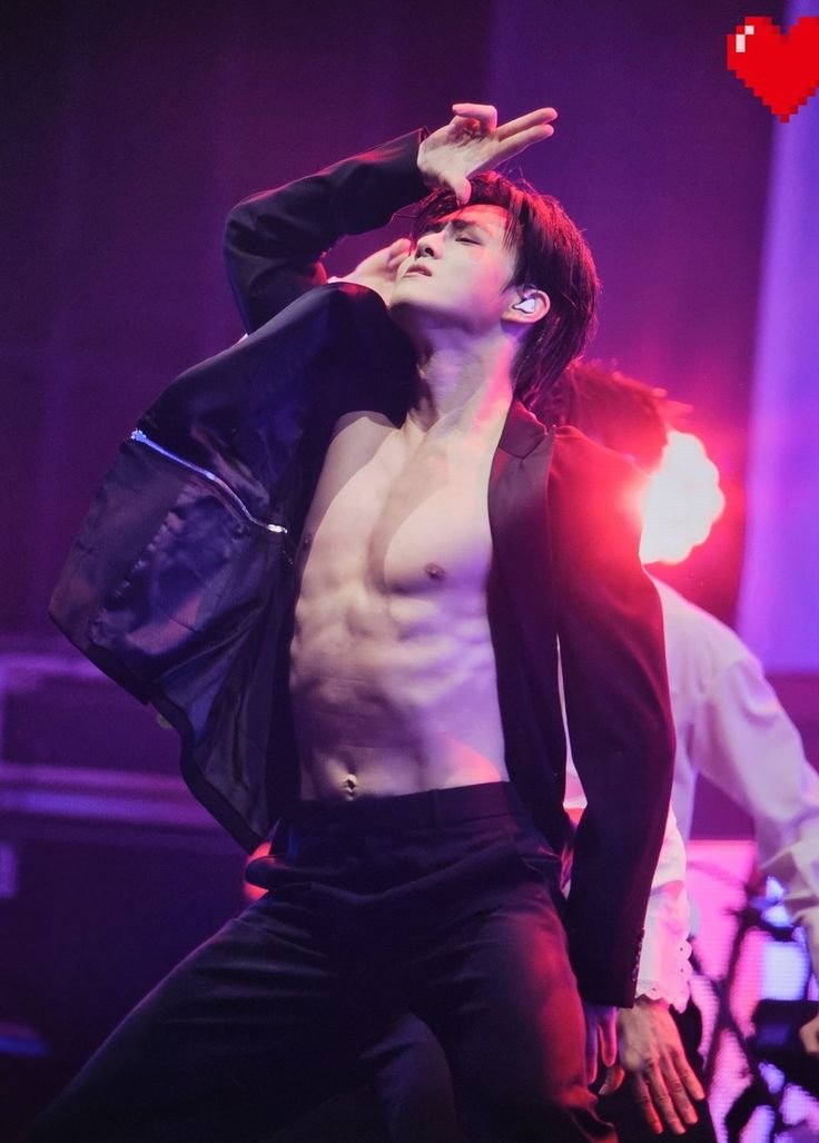 junmyeonxsuho's tweet photo. still thinking about this suho 🚨🚨🚨 https://t.co/P4TzYn5MTs
