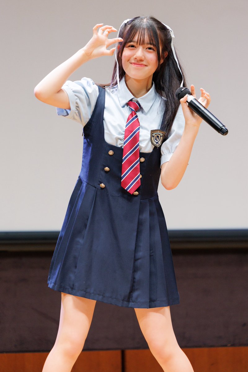 shio_hiro1's tweet photo. みくちゃんのステージ初めて見たけどキラキラでした

ペンライト忘れてピンク振れなかったのが残念だったけど楽しかった

#SugarMine
#みく https://t.co/iHEVK8D735
