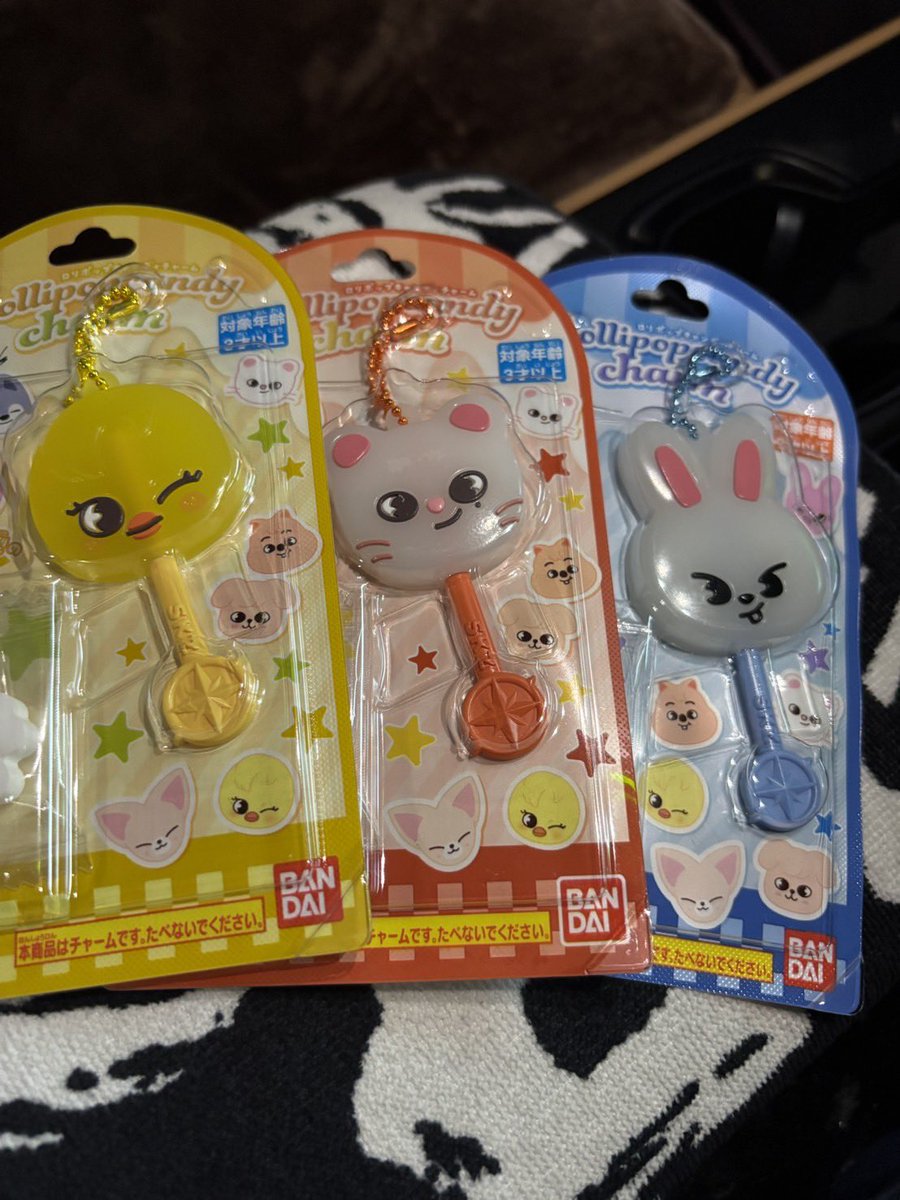bk__172's tweet photo. 彼氏が6店舗ハシゴして買ってくれた😭‼️
ママの分も買ってくれてるし神ですか。 https://t.co/WwqJdGJiov