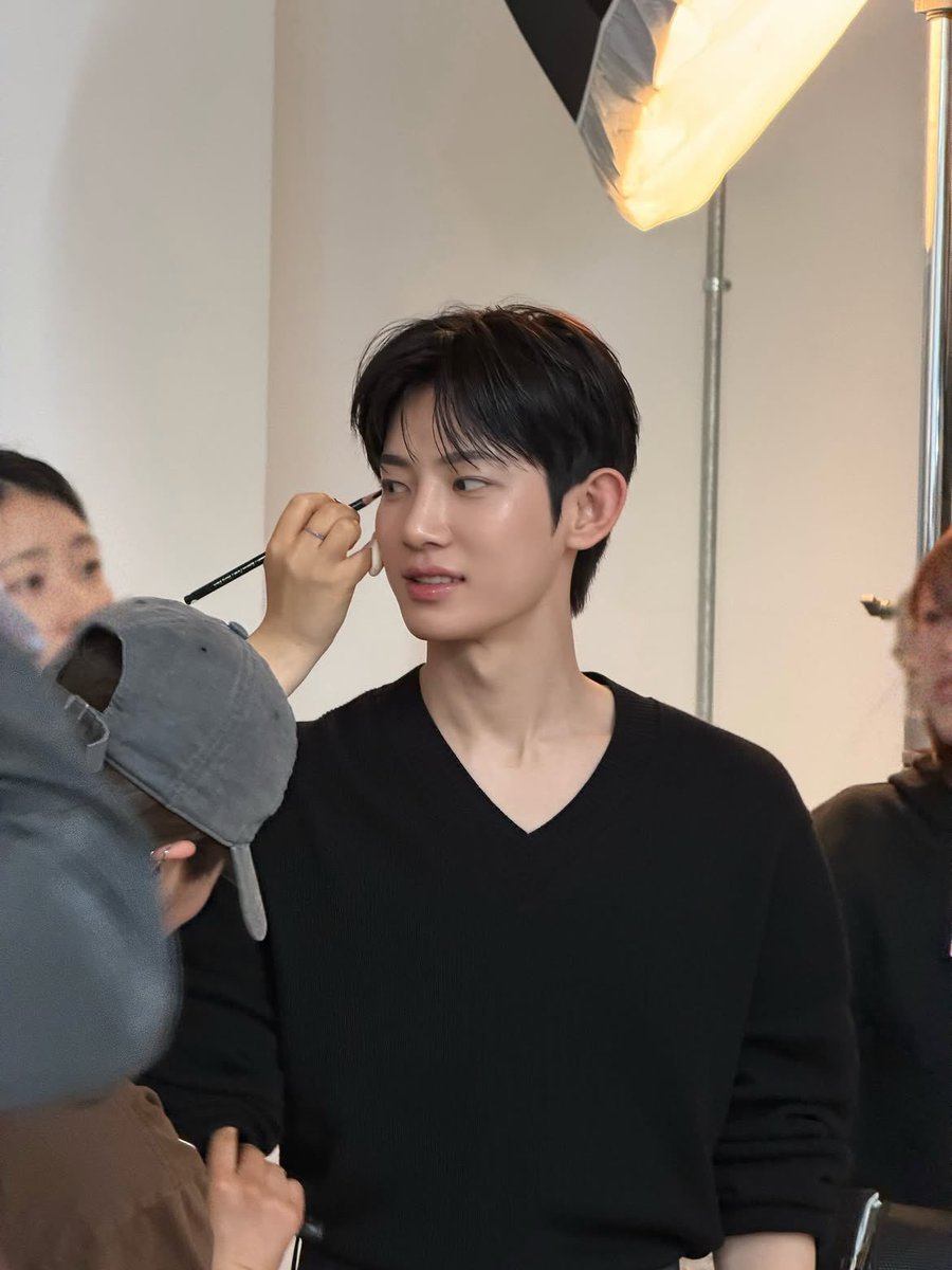 linlinisbunny's tweet photo. gue tiap liat BL tertarik ke topnya dulu, eh lama lama kepincut bottomnya. 

sumpah park siwoo cantik gue kepincut jujur. https://t.co/TOPSUkwSUZ