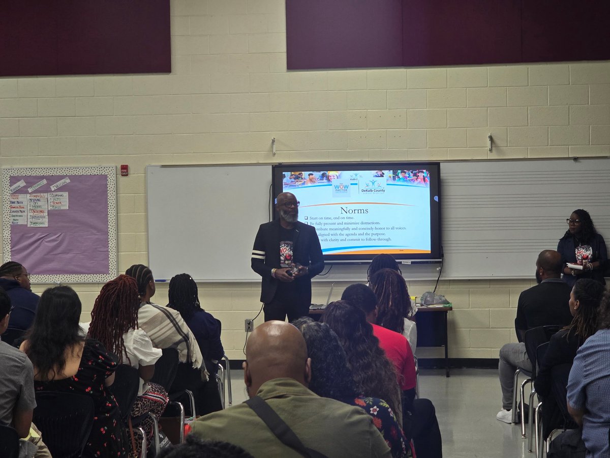 DCSDSecondary2's tweet photo. Today we’re excited to welcome our newest teachers to DCSD Secondary Schools! Thank you for choosing to inspire, lead, and make a lasting impact on the lives of our scholars. Welcome to the team! 💙🍎

#TeachingMatters #SpareNoOne #workingonwinning @DeKalbSchools https://t.co/CgfaQjbKvV