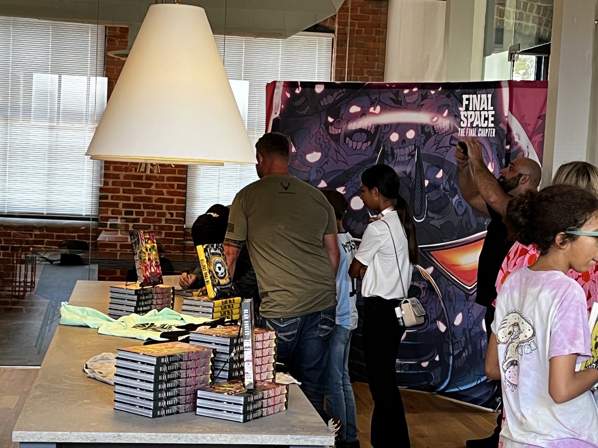 AndrewGcomposer's tweet photo. Thanks for a great time Atlanta! David I really enjoyed getting out of the studio to play some Final Space songs live! Thanks for all the continued support team squad! #booktour #finalspace #graphicnovel #olanrogers #atlanta #TheFinalChapter #animation #composer #jakesidwell https://t.co/ldte4nNZ57