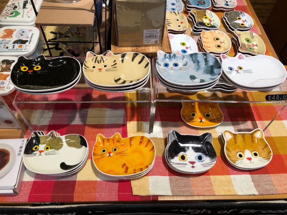 prtygal777's tweet photo. cute cat plates https://t.co/fWPUEiLICU