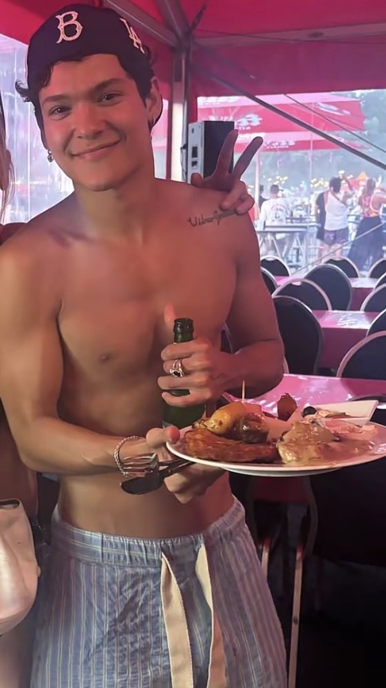 omrsabotage's tweet photo. hot, cute and sexy https://t.co/EYMyl5nGgP