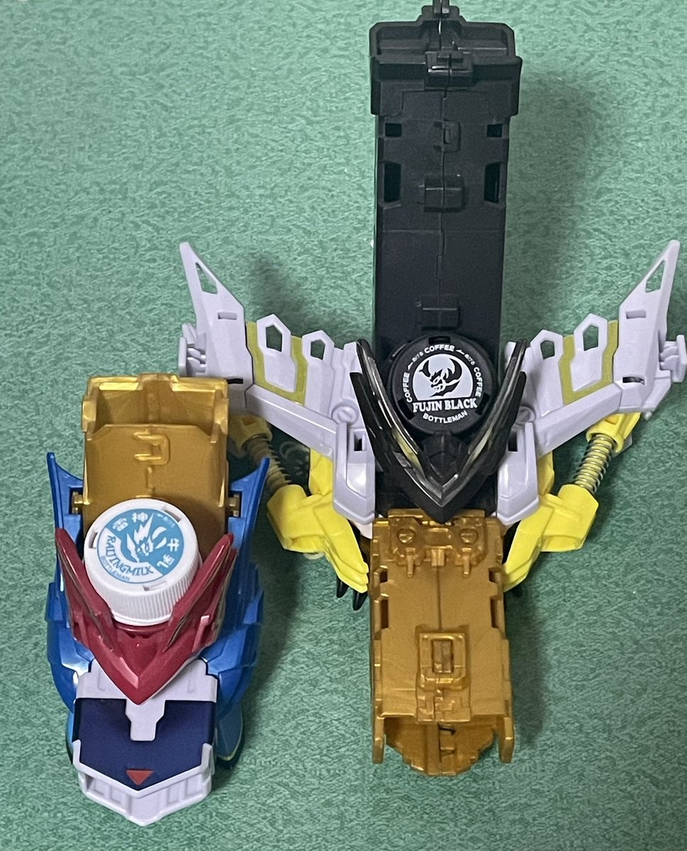 touken3d's tweet photo. イベントあった時に備えて用意してたボトルマン2機。

残念ながら機会は無かった。 https://t.co/h4kHbkM8Qy